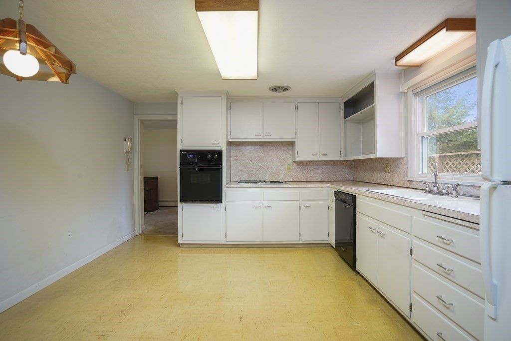 80 Harrow Road Springfield, MA 01118 - Photo 5 of 18 Gallery Image 5