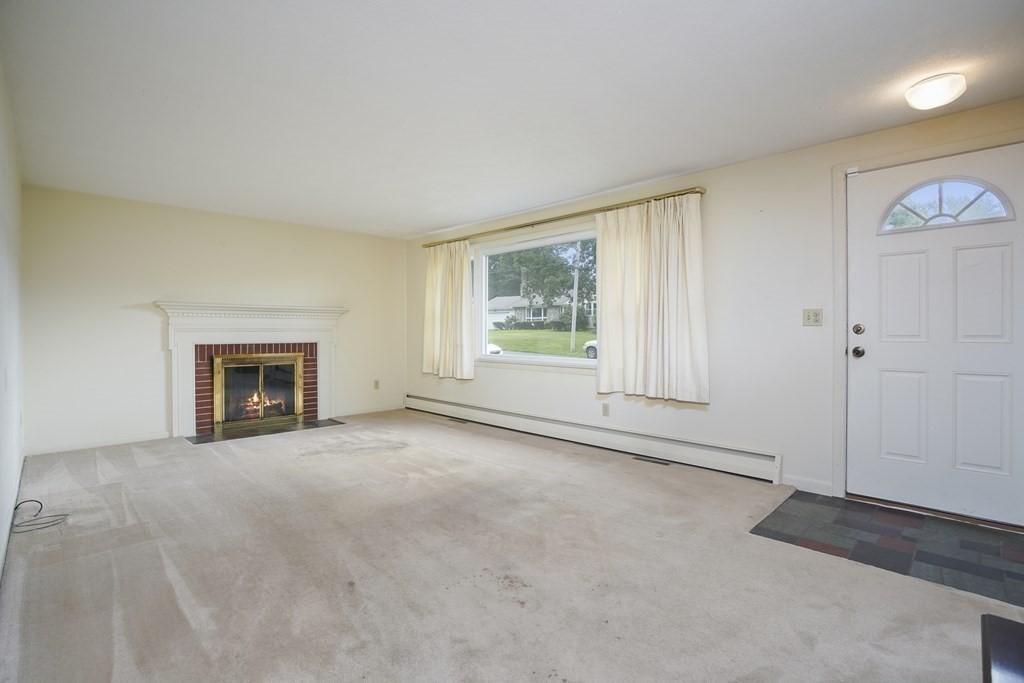 80 Harrow Road Springfield, MA 01118 - Photo 7 of 18 Gallery Image 7