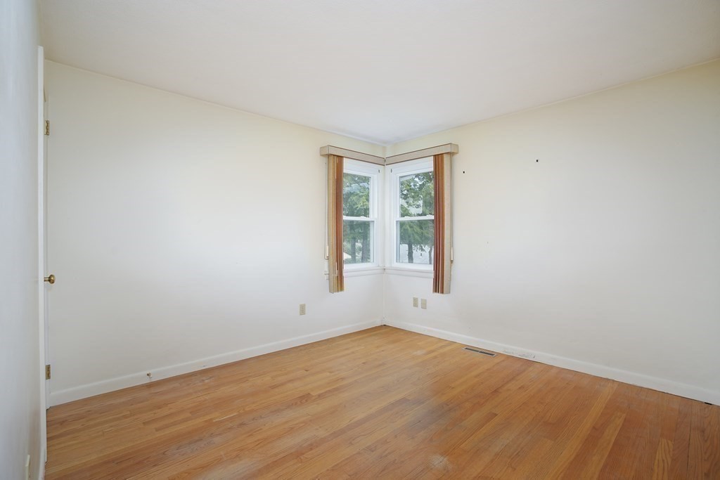 80 Harrow Road Springfield, MA 01118 - Photo 10 of 18 Gallery Image 10