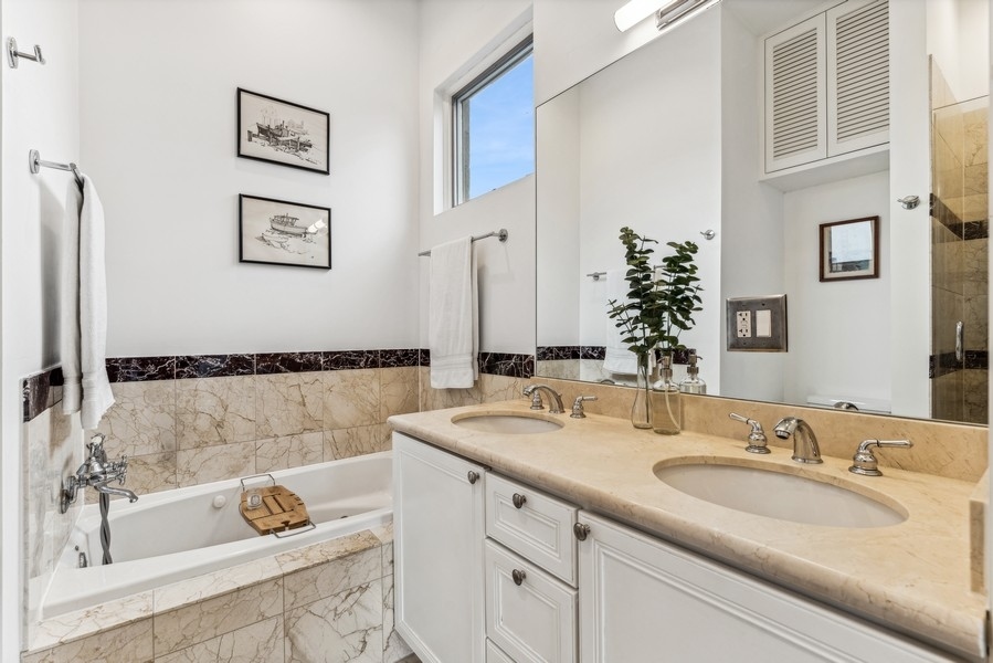 3108 North Racine Avenue, Unit 3 Chicago, IL 60657 - Photo 11 of 24 Gallery Image 11