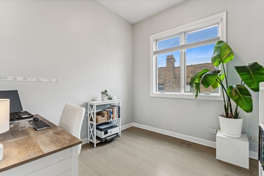 3108 North Racine Avenue, Unit 3 Chicago, IL 60657 - Photo 13 of 24 Gallery Image 13