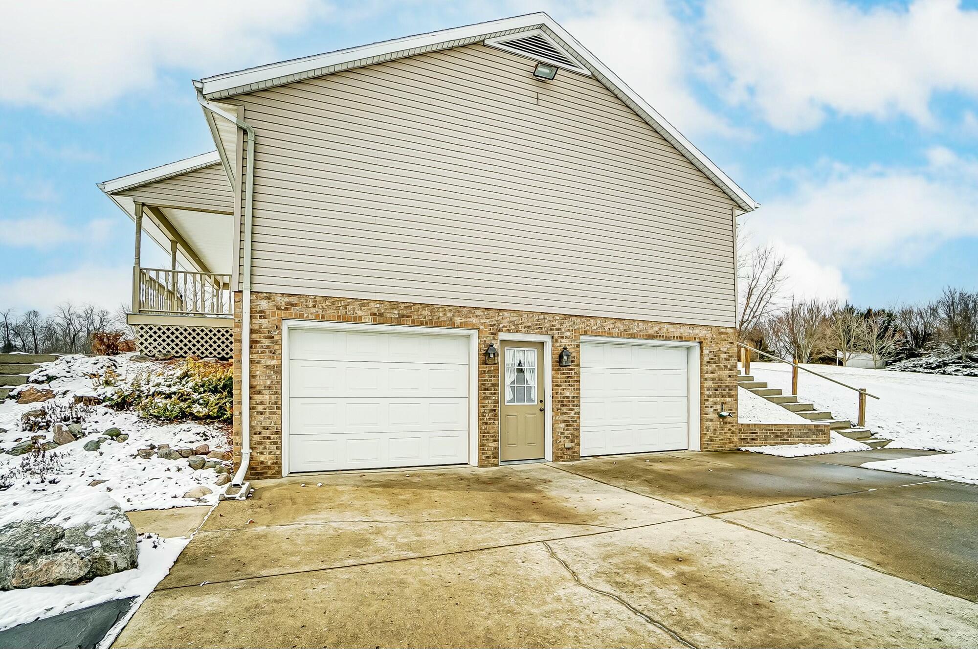 4070 Sintz Road Springfield, OH 45504 - Photo 7 of 46 Driveway & Garage