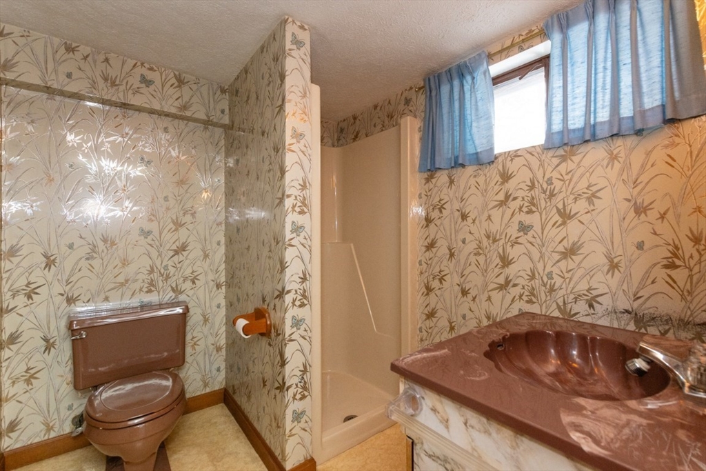 5 Porter Avenue Burlington, MA 01803 - Photo 33 of 37