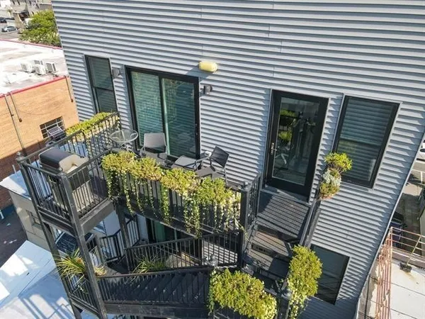 $1,375,000 | 618 Madison Street, Unit 4, Hoboken, NJ 07030