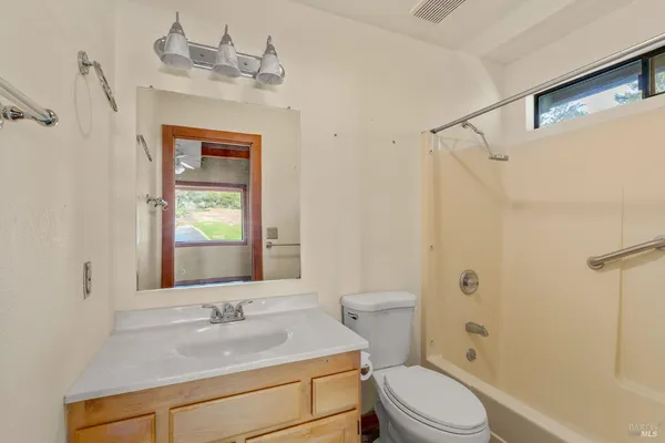 $689,000 | 35520 Ocean View Court, Gualala, CA 95445