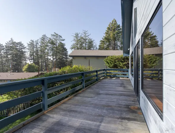 $689,000 | 35520 Ocean View Court, Gualala, CA 95445