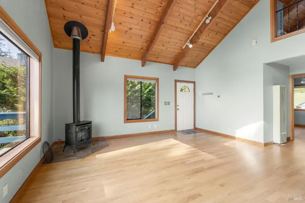 $689,000 | 35520 Ocean View Court, Gualala, CA 95445