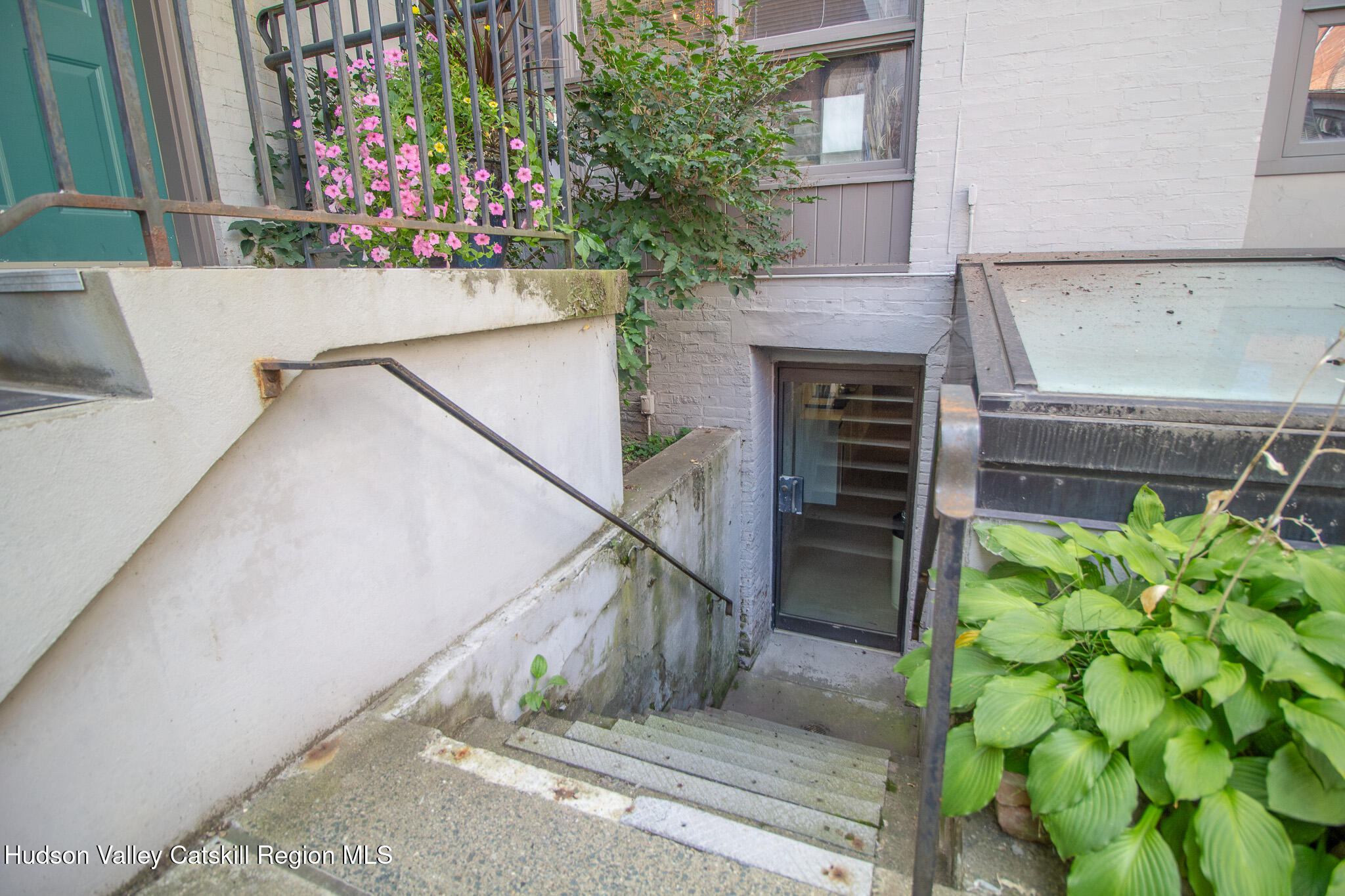 28 2nd Street Troy, NY 12180 - Photo 25 of 27 a house view with a garden