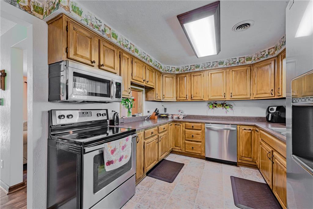397 McKee Road Washington, PA 15301 - Photo 6 of 25 Gallery Image 6