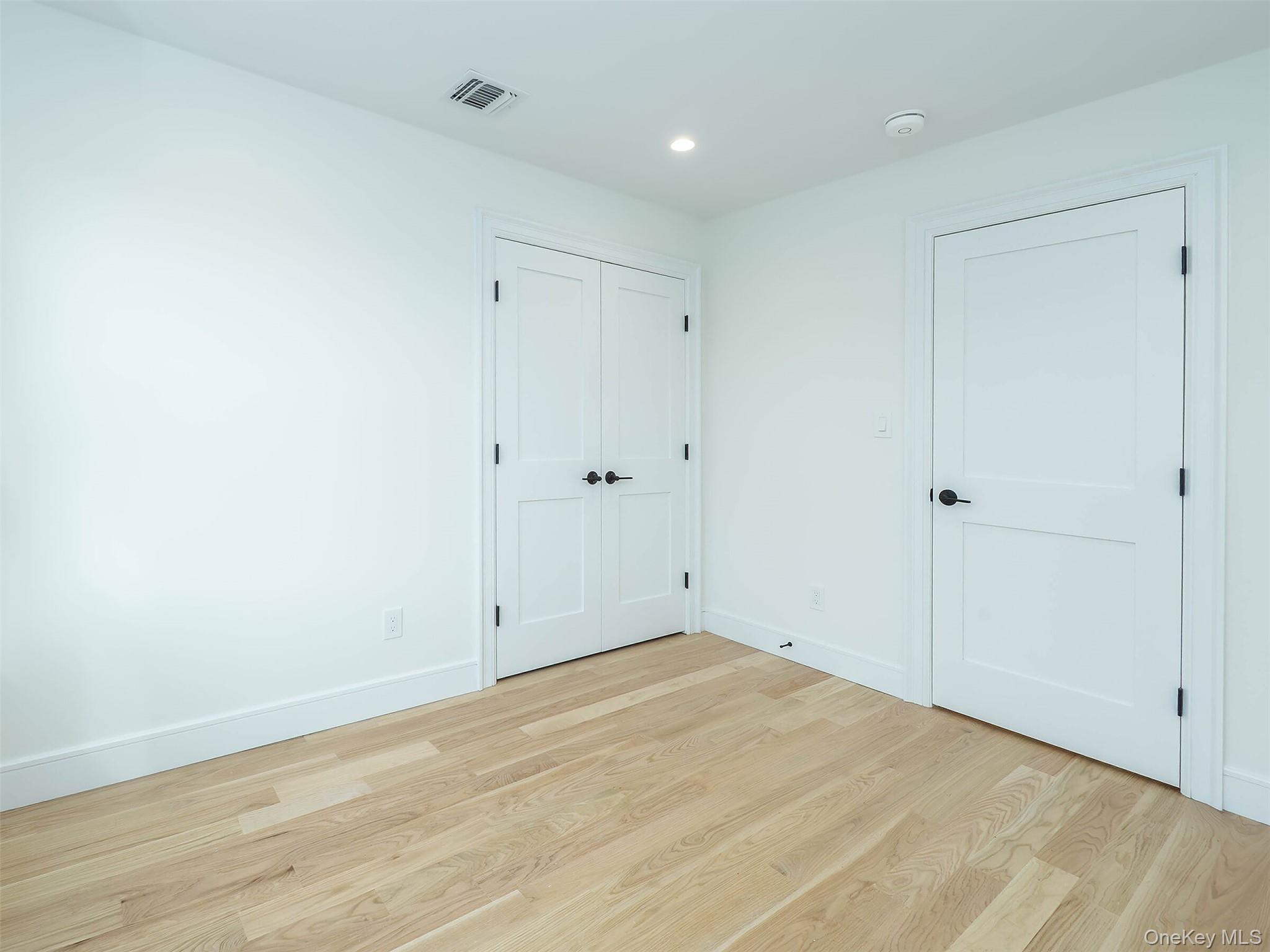 35 B Dunwood Road Port Washington, NY 11050 - Photo 20 of 35 a view of room