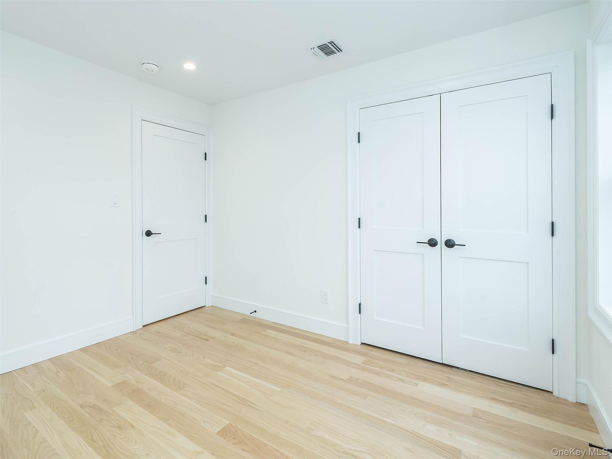 35 B Dunwood Road Port Washington, NY 11050 - Photo 22 of 35 a view of an empty room