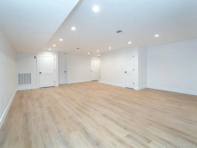 $8,500 | 35 B Dunwood Road, Port Washington, NY 11050