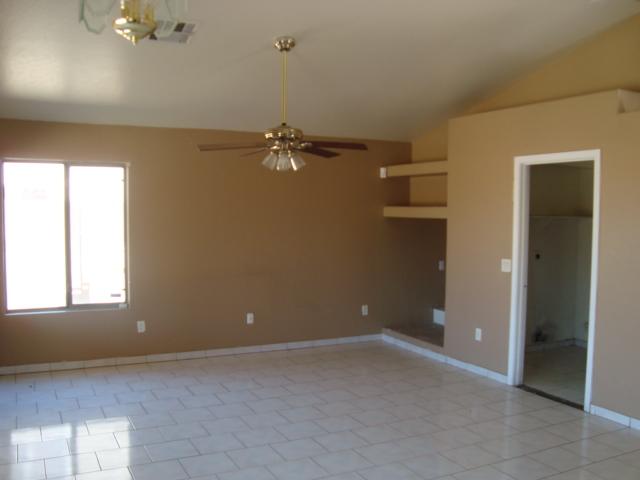 7596 West Ocotillo Road Glendale, AZ 85303 - Photo 3 of 6 Family Room