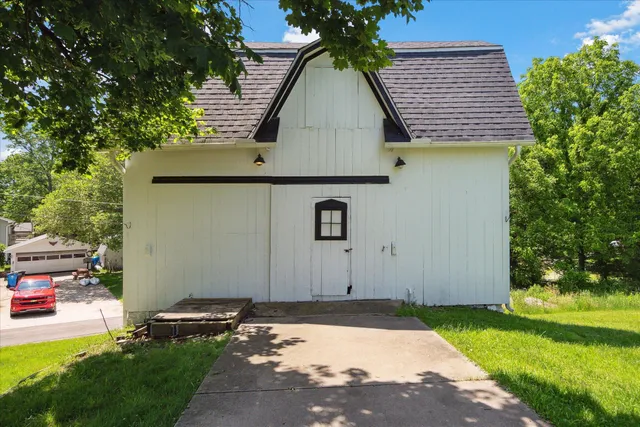 $290,000 | 402 Ann Arbor Street, Manchester, MI 48158