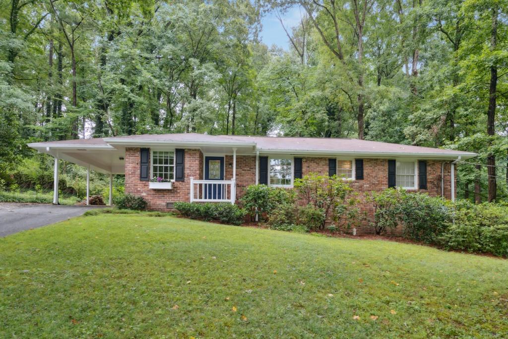 Beautiful Brick Ranch Home In Brookhaven