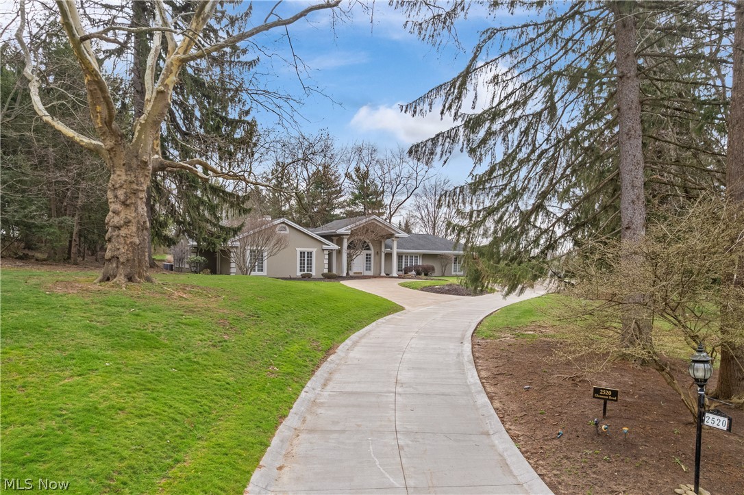 2520 Glenmont Road Northwest Canton, OH 44708 - Photo 3 of 50