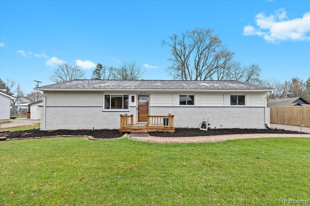 2627 Longview Avenue Rochester, MI 48307 - Photo 1 of 35
