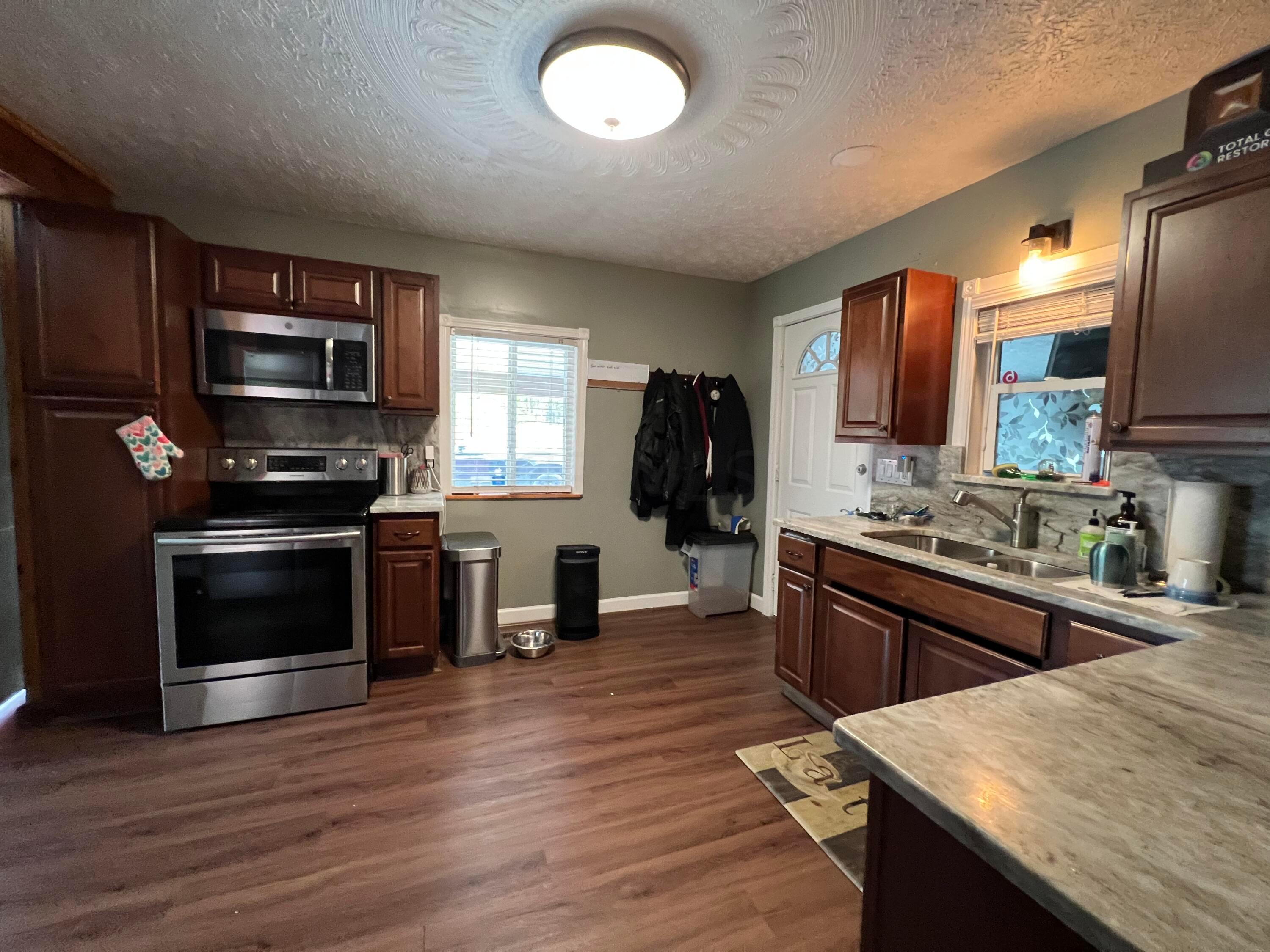 1605 Koebel Road Columbus, OH 43207 - Photo 4 of 12 Updated Kitchen