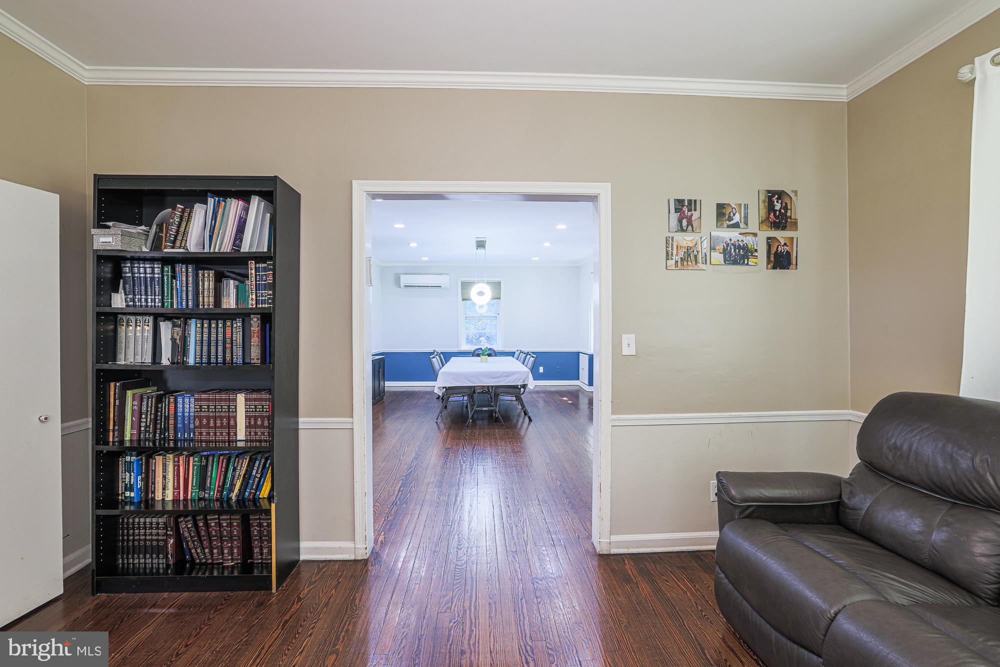 3305 Bancroft Road Baltimore, MD 21215 - Photo 28 of 61 Inviting open space with warm tones.