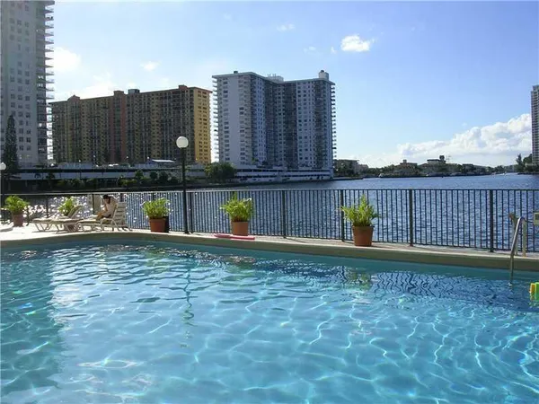 $2,600 | 17500 North Bay Road, Unit S508, Sunny Isles Beach, FL 33160