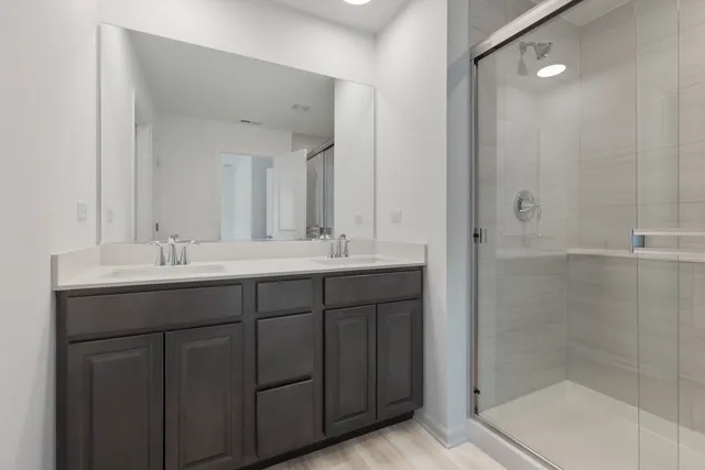 $475,000 | 541 Wolverine Drive, Aurora, IL 60502