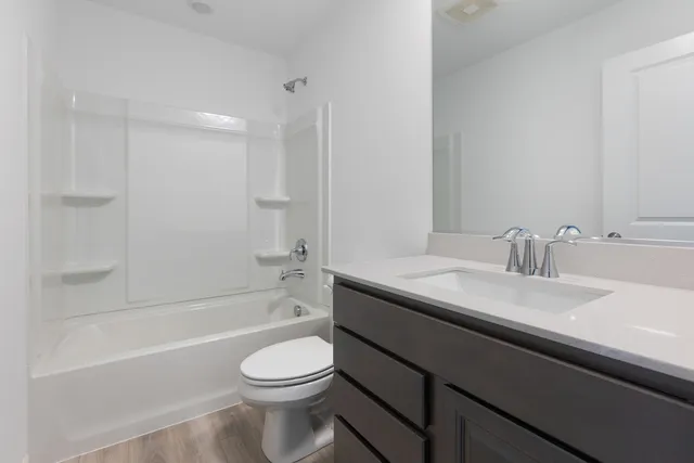 $475,000 | 541 Wolverine Drive, Aurora, IL 60502