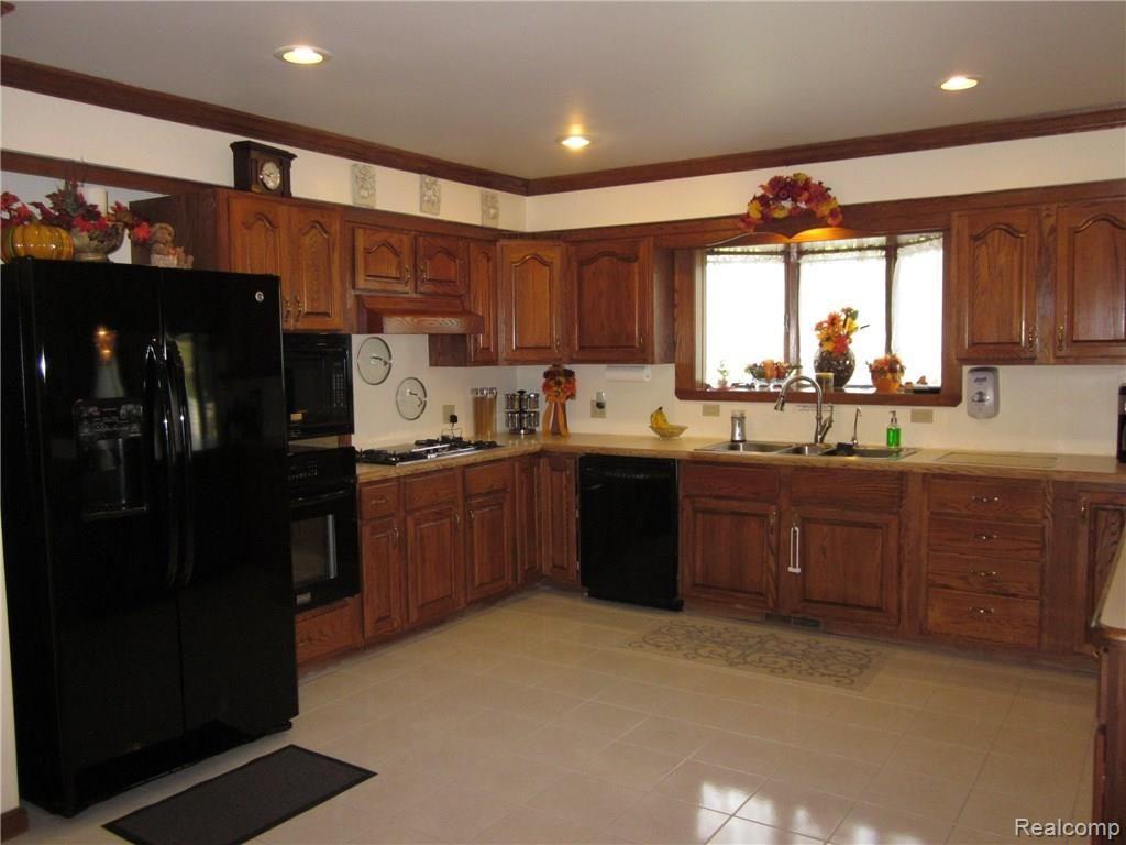 1596 Rulane Drive Lapeer, MI 48446 - Photo 24 of 27 IMG_1964.JPG