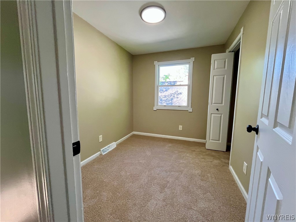 2554 Niagara Road Niagara Falls, NY 14304 - Photo 24 of 27