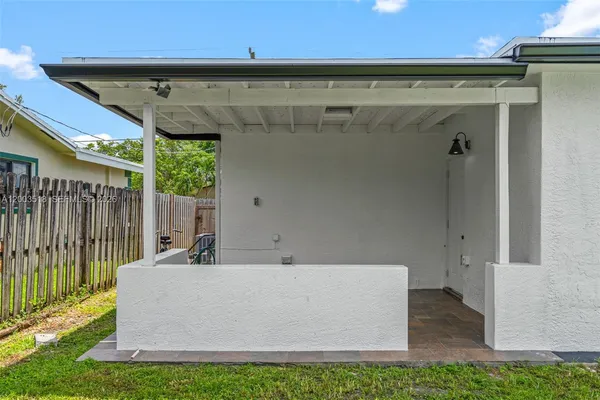 $3,500 | 2485 Northwest 84th Way, Sunrise, FL 33322