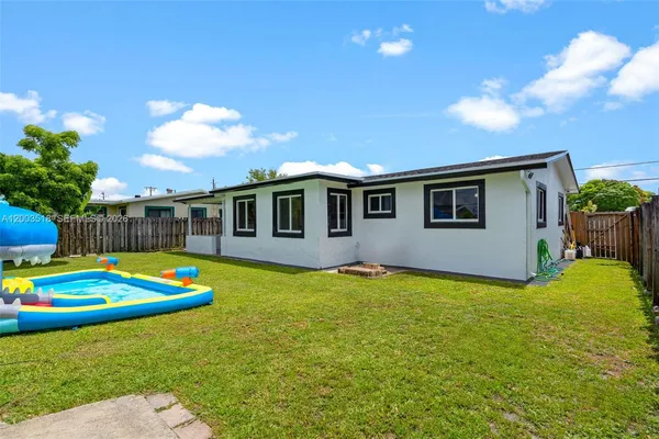 $3,500 | 2485 Northwest 84th Way, Sunrise, FL 33322
