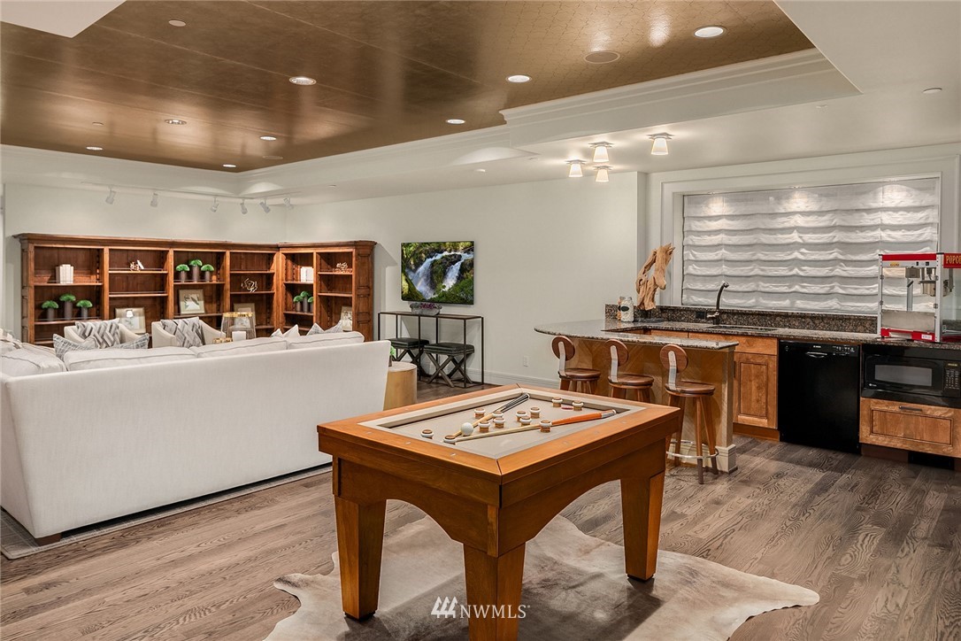 915 Belfair Road Bellevue, WA 98004 - Photo 13 of 28 Gallery Image 13