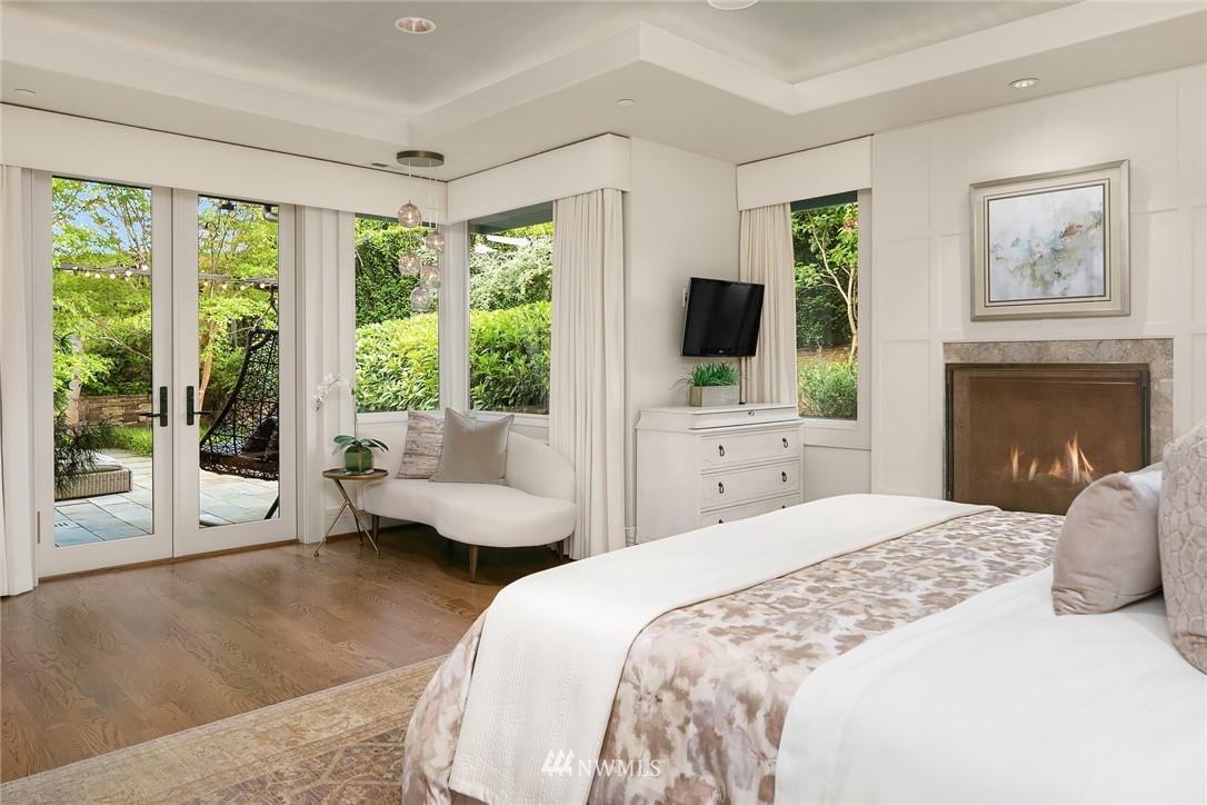 915 Belfair Road Bellevue, WA 98004 - Photo 16 of 28 Gallery Image 16