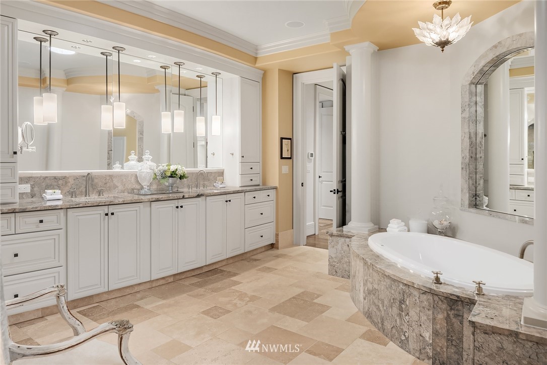 915 Belfair Road Bellevue, WA 98004 - Photo 17 of 28 Gallery Image 17
