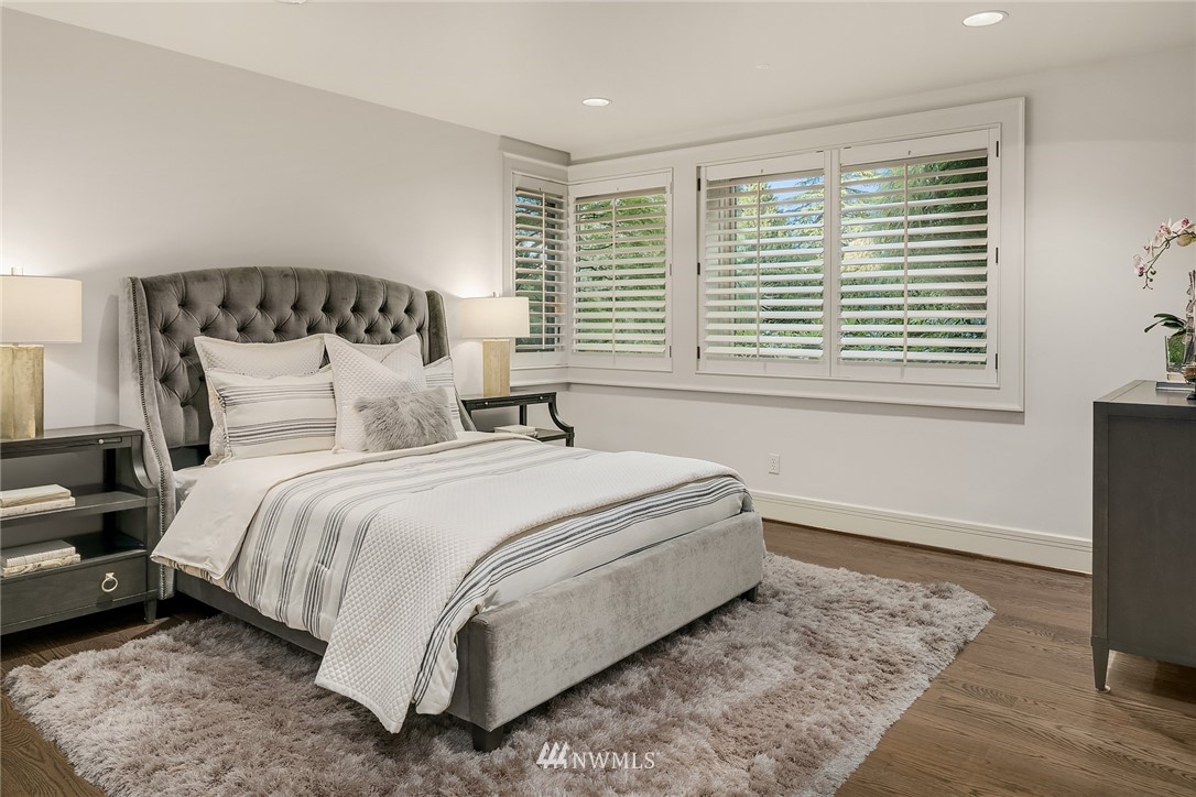 915 Belfair Road Bellevue, WA 98004 - Photo 19 of 28 Gallery Image 19