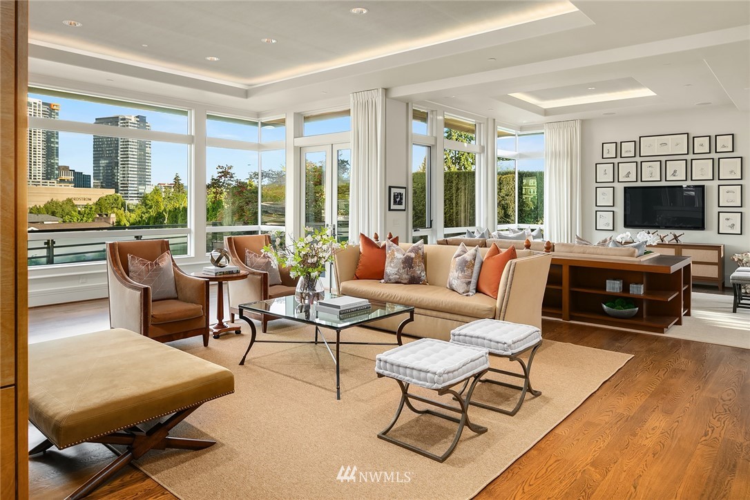 915 Belfair Road Bellevue, WA 98004 - Photo 4 of 28 Gallery Image 4