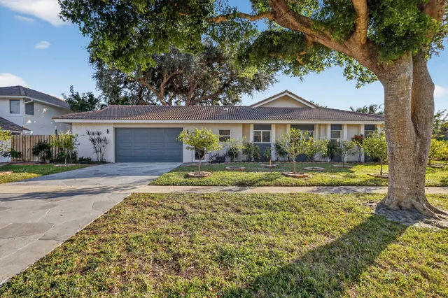 a workspace with furniture and a livingroom