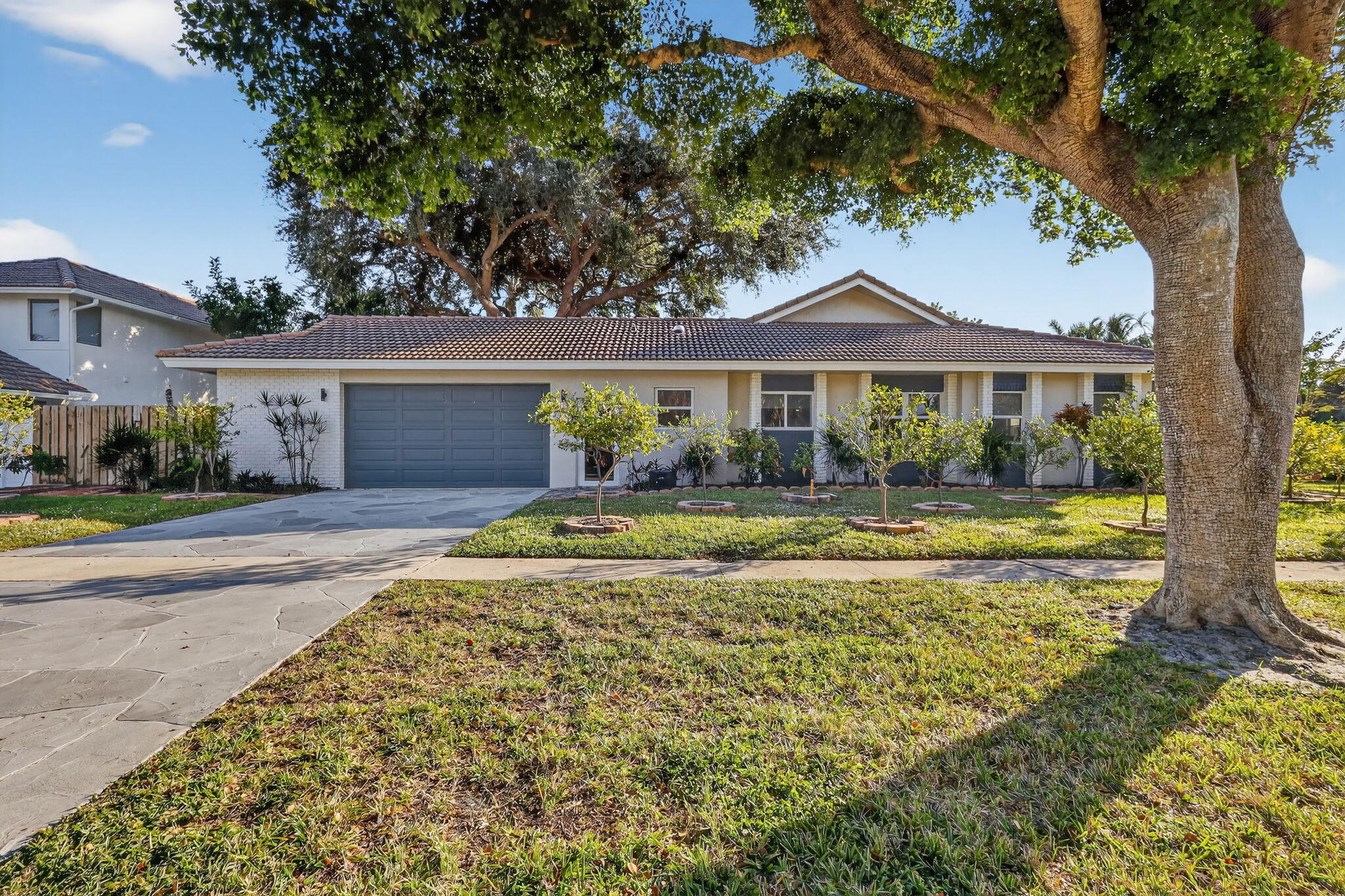 7598 West Country Club Boulevard Boca Raton, FL 33487 - Photo 14 of 103 6-web-or-mls-_82A8408