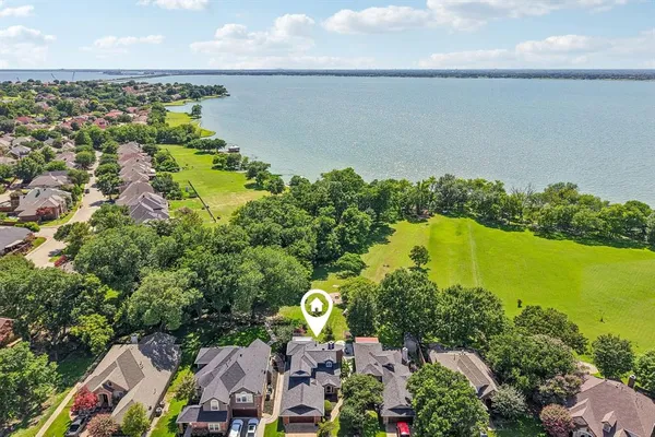 $699,000 | 729 Turtle Cove Boulevard, Rockwall, TX 75087