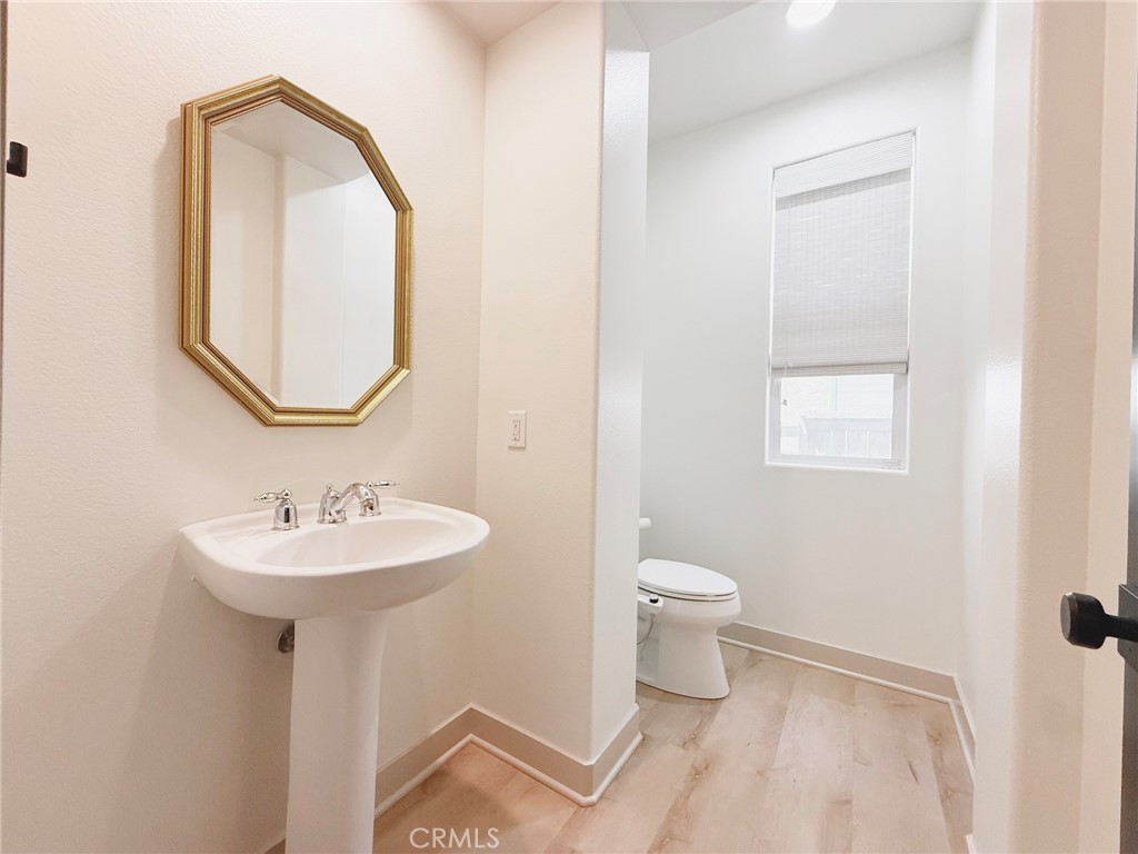 28910 Newport Road Temecula, CA 92591 - Photo 22 of 47 downstairs half