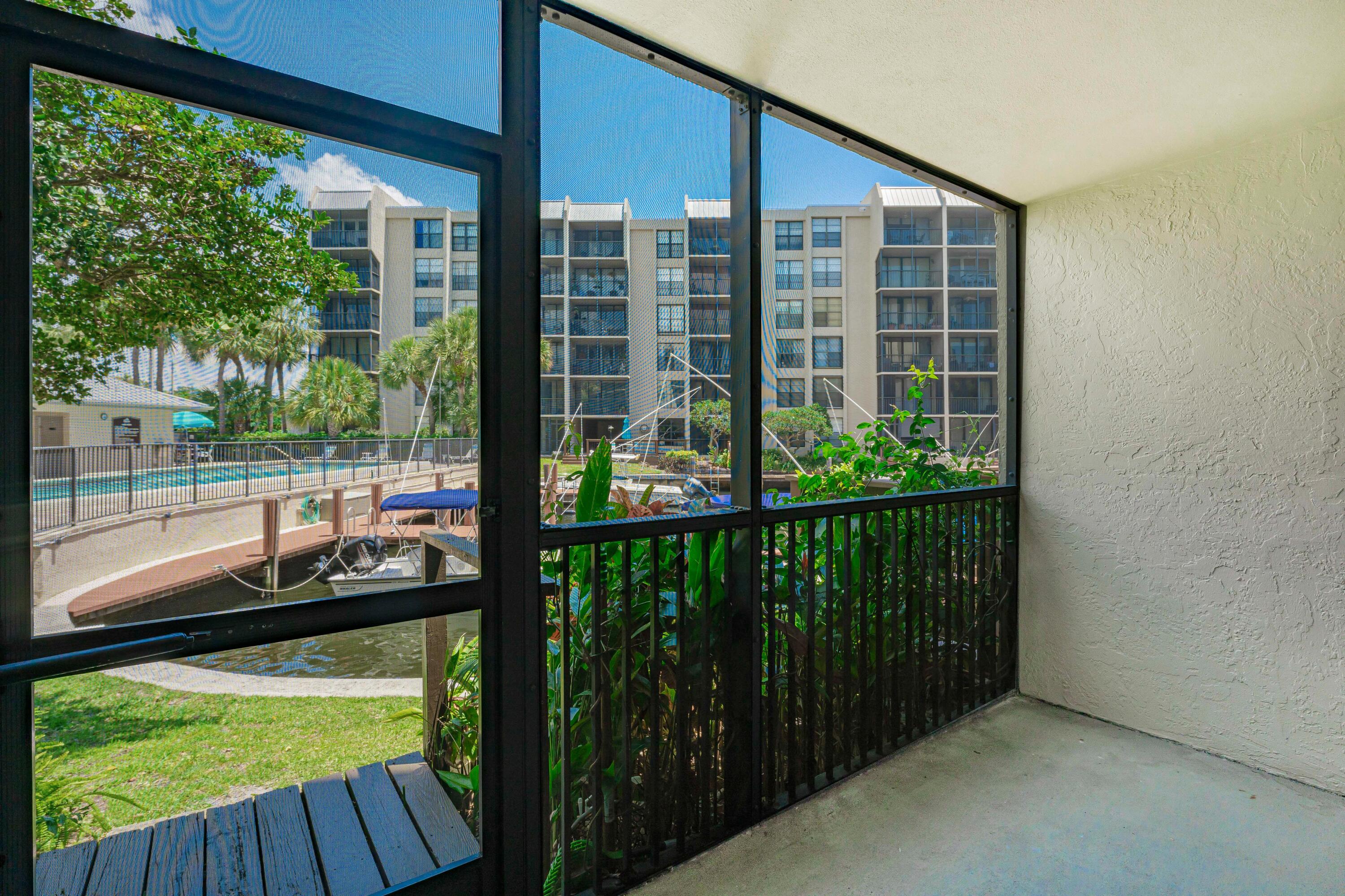 21 Royal Palm Way, Unit 103 Boca Raton, FL 33432 - Photo 29 of 51 Patio