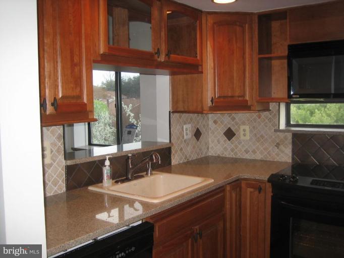 1951 Sagewood Lane, Unit 302 Reston, VA 20191 - Photo 3 of 23 Kitchen #2