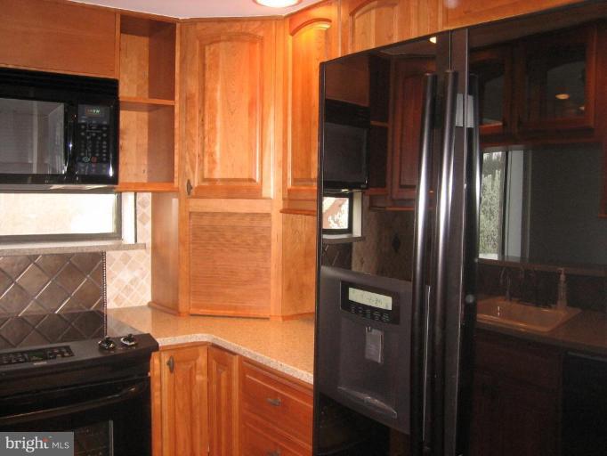 1951 Sagewood Lane, Unit 302 Reston, VA 20191 - Photo 4 of 23 Kitchen #3