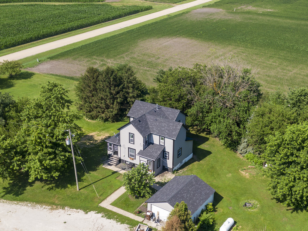 650 East 2200 North Road Danforth, IL 60930 - Photo 2 of 31