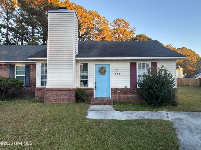 $1,200 | 113 Glenside Court, Midway Park, NC 28544
