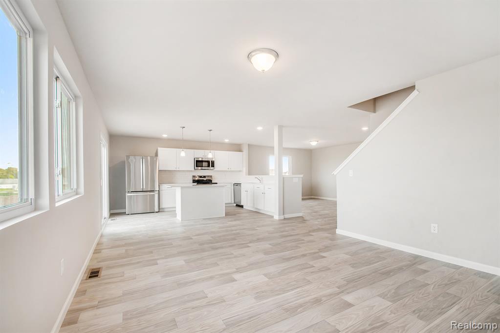 6044 Lahring Road Linden, MI 48451 - Photo 7 of 36