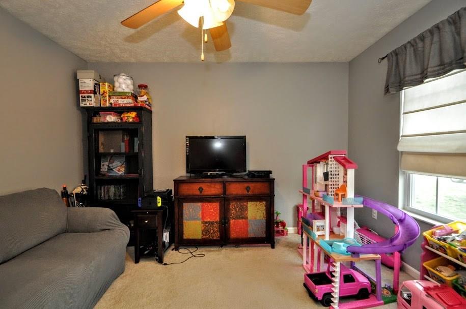 203 West Country Barn Road Houston, PA 15342 - Photo 21 of 25