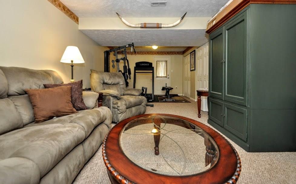 203 West Country Barn Road Houston, PA 15342 - Photo 22 of 25