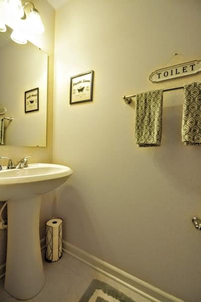 203 West Country Barn Road Houston, PA 15342 - Photo 4 of 25 main floor half bath