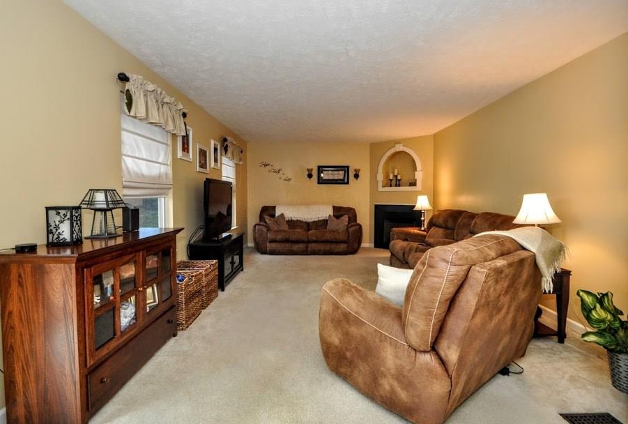 203 West Country Barn Road Houston, PA 15342 - Photo 5 of 25