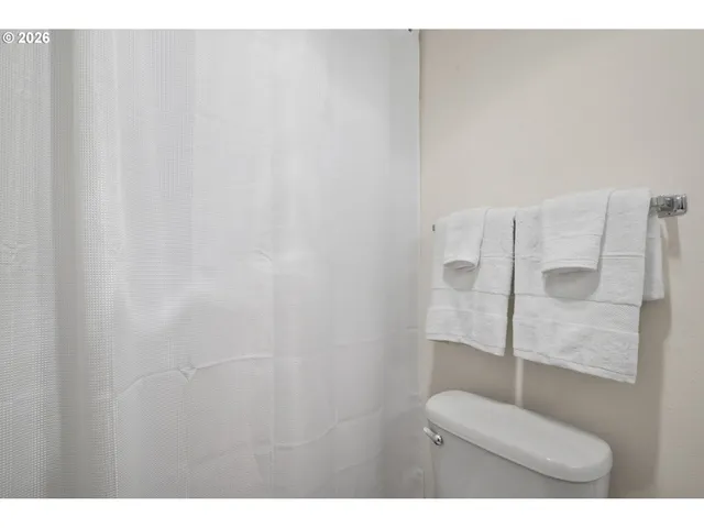 $250,000 | 13100 Northwest 8th Avenue, Vancouver, WA 98685